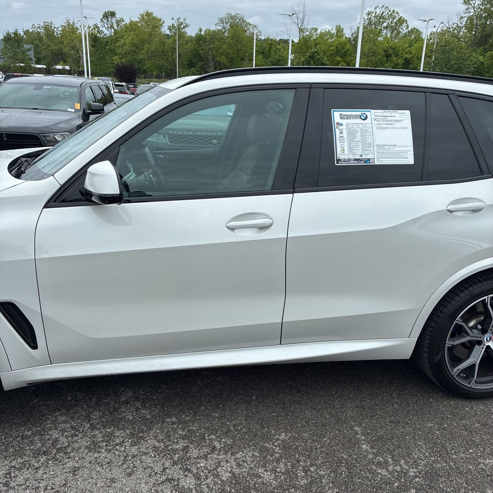 2023 BMW X5 M50i