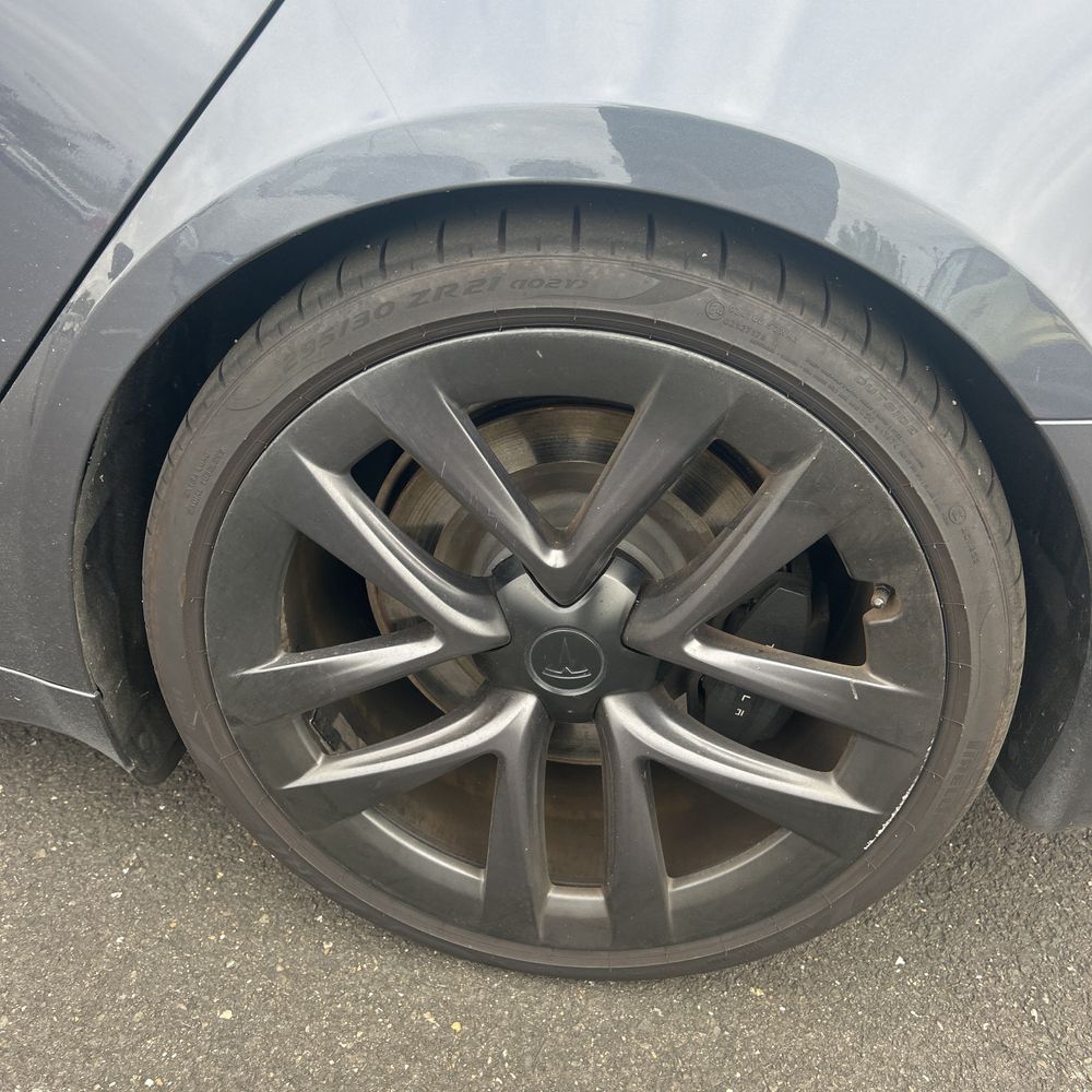 2021 Tesla Model S Plaid