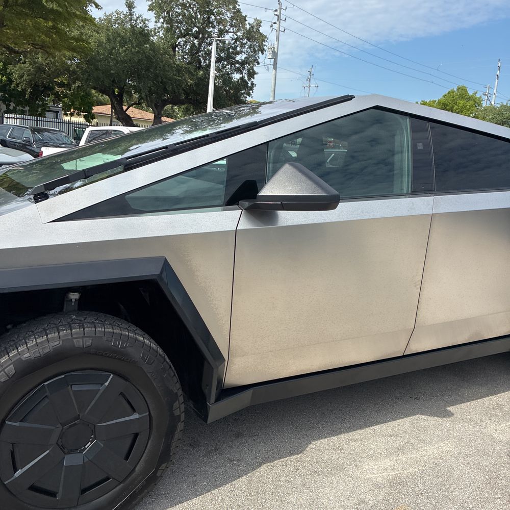 2025 Tesla Cybertruck