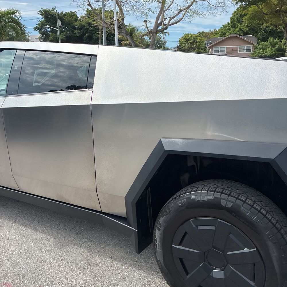 2025 Tesla Cybertruck
