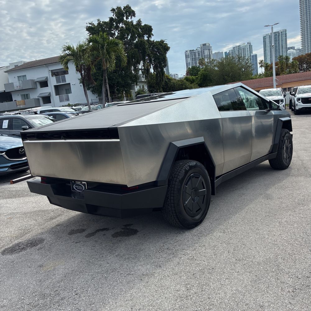 2025 Tesla Cybertruck