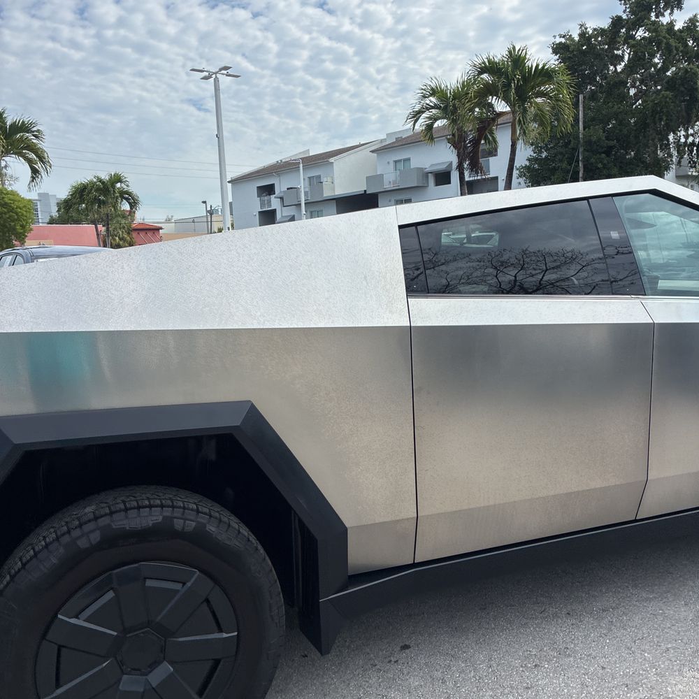 2025 Tesla Cybertruck