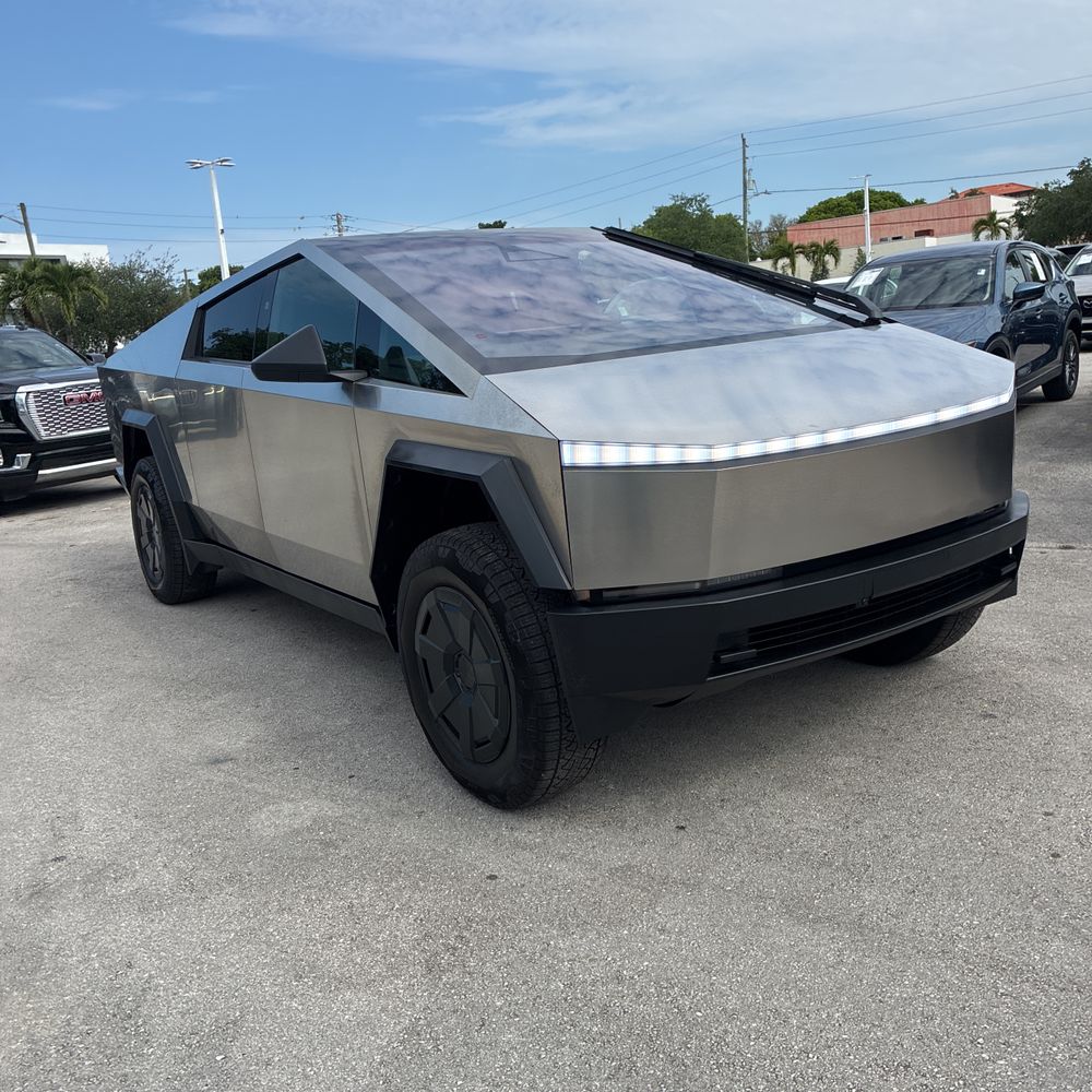 2025 Tesla Cybertruck