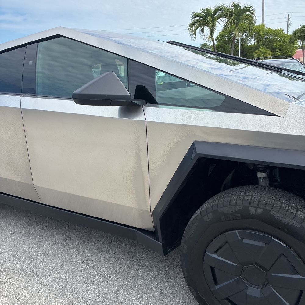 2025 Tesla Cybertruck