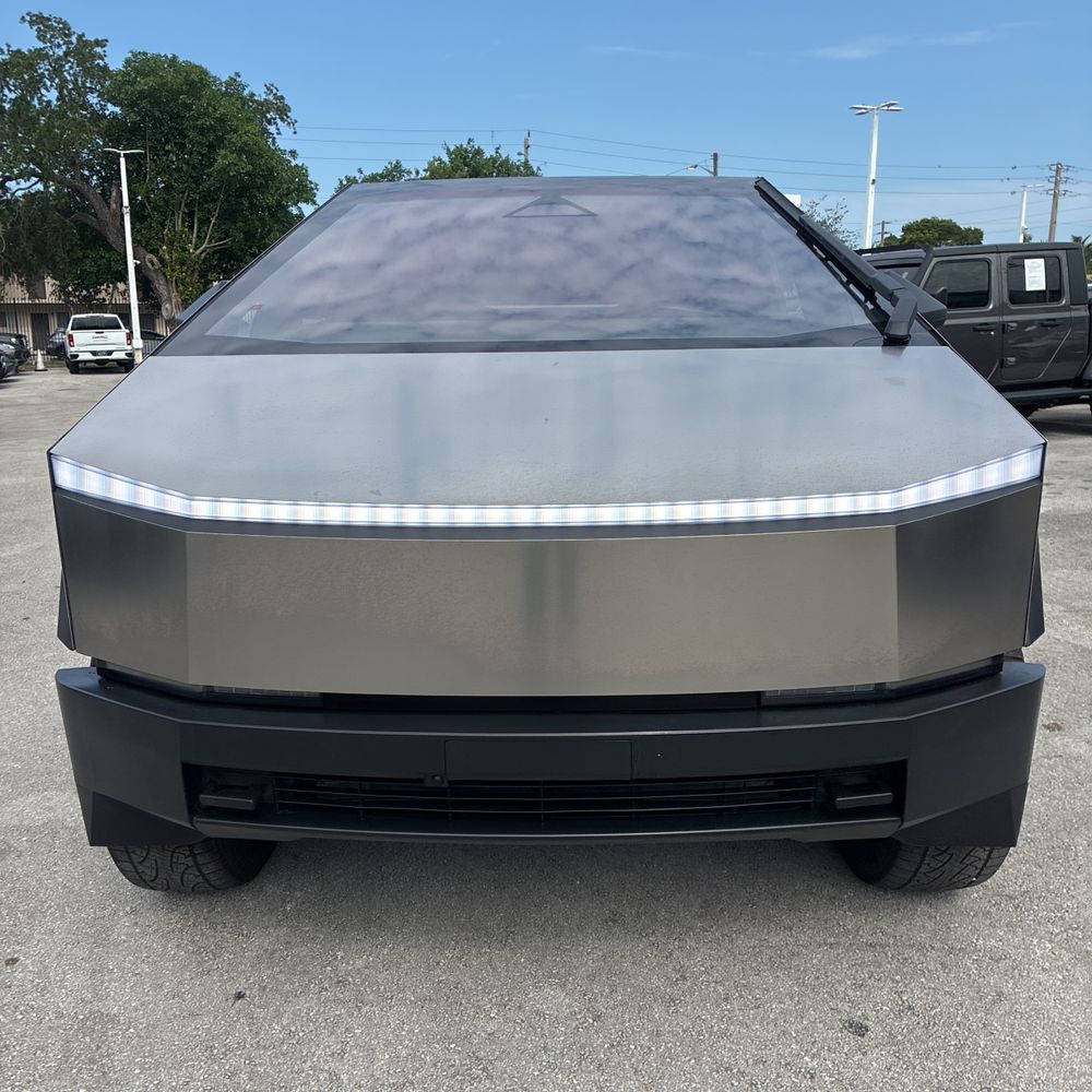 2025 Tesla Cybertruck