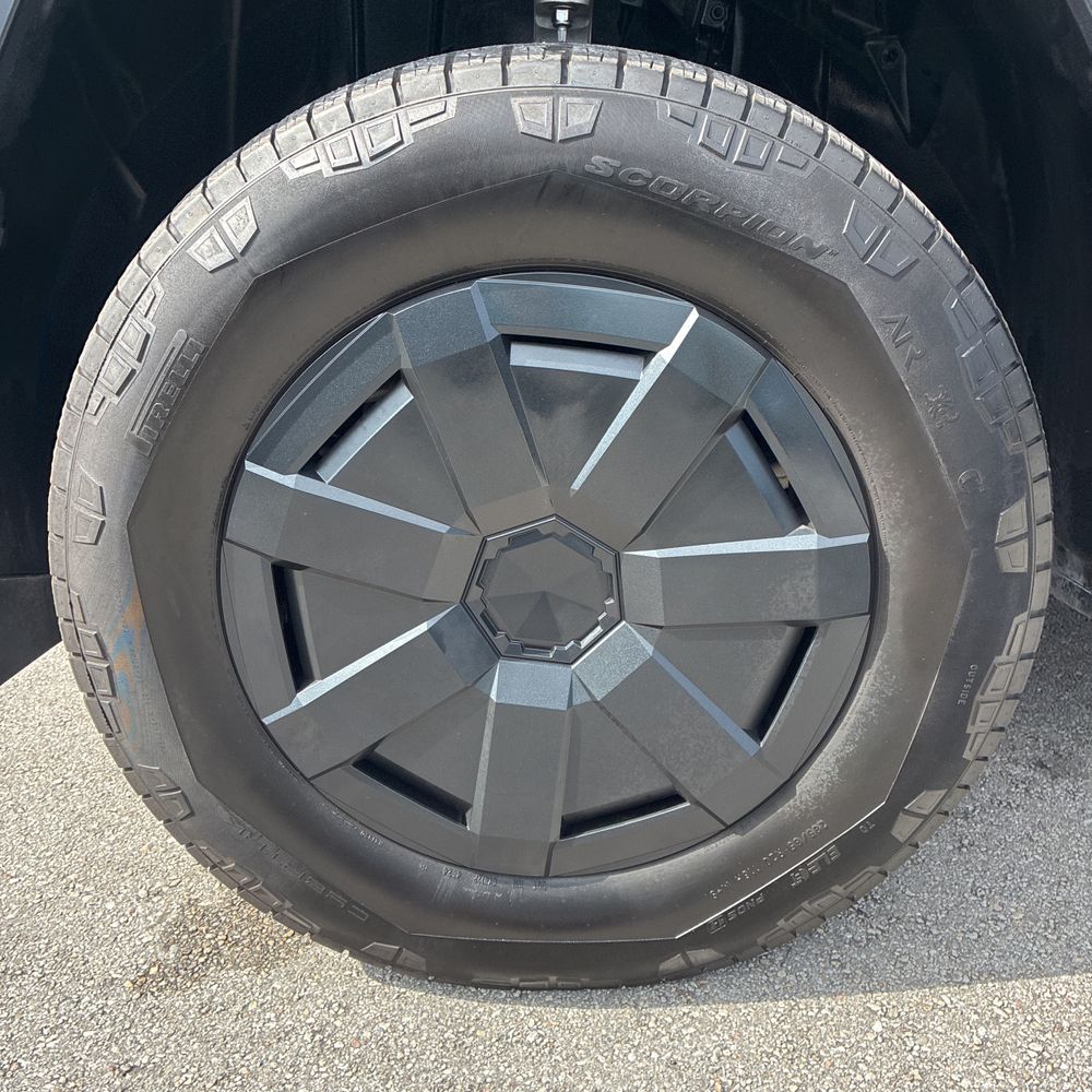 2025 Tesla Cybertruck