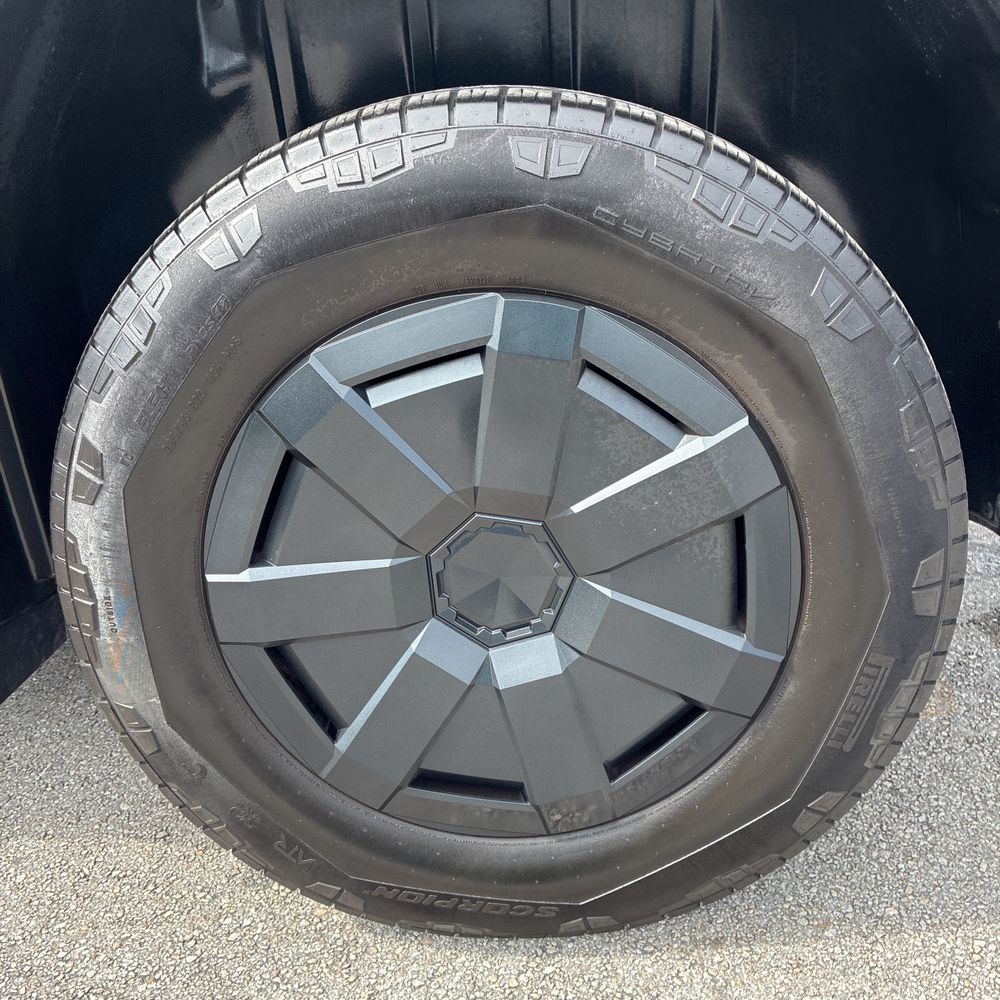 2025 Tesla Cybertruck