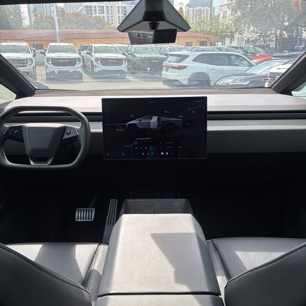 2025 Tesla Cybertruck