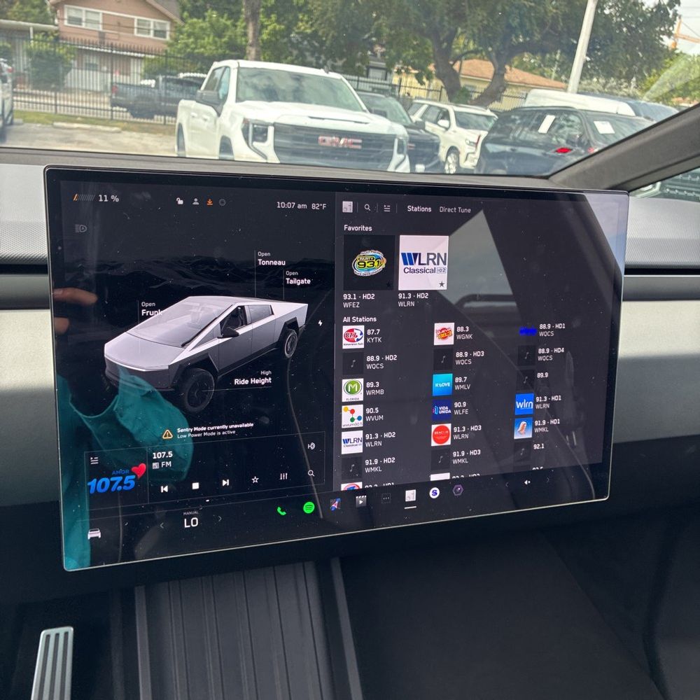 2025 Tesla Cybertruck