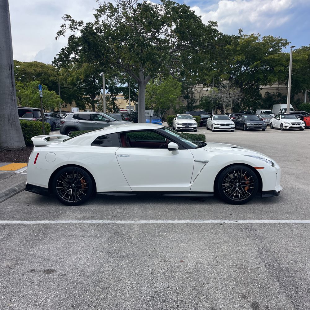 2021 Nissan GT-R Premium