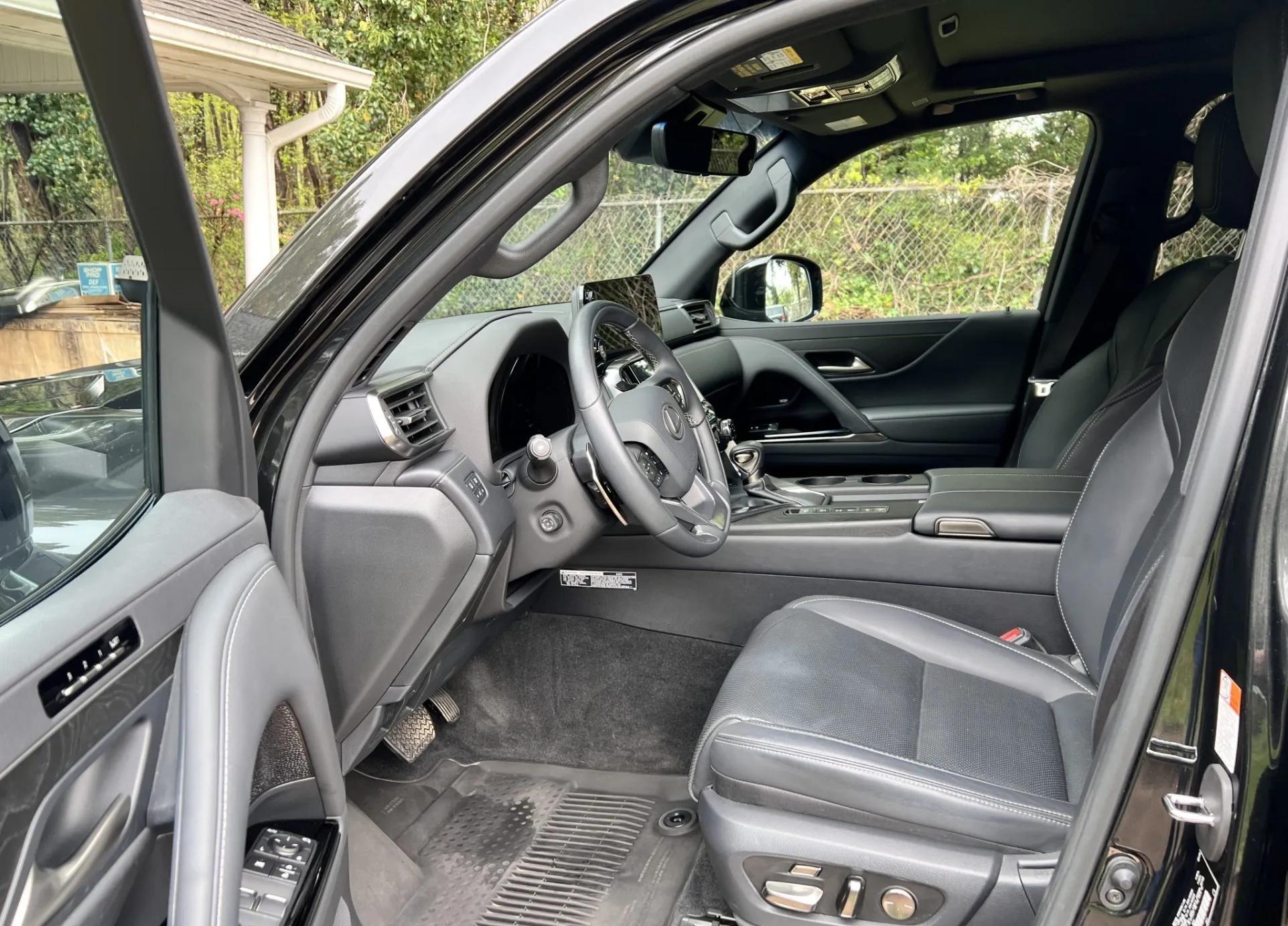 2024 Lexus LX600