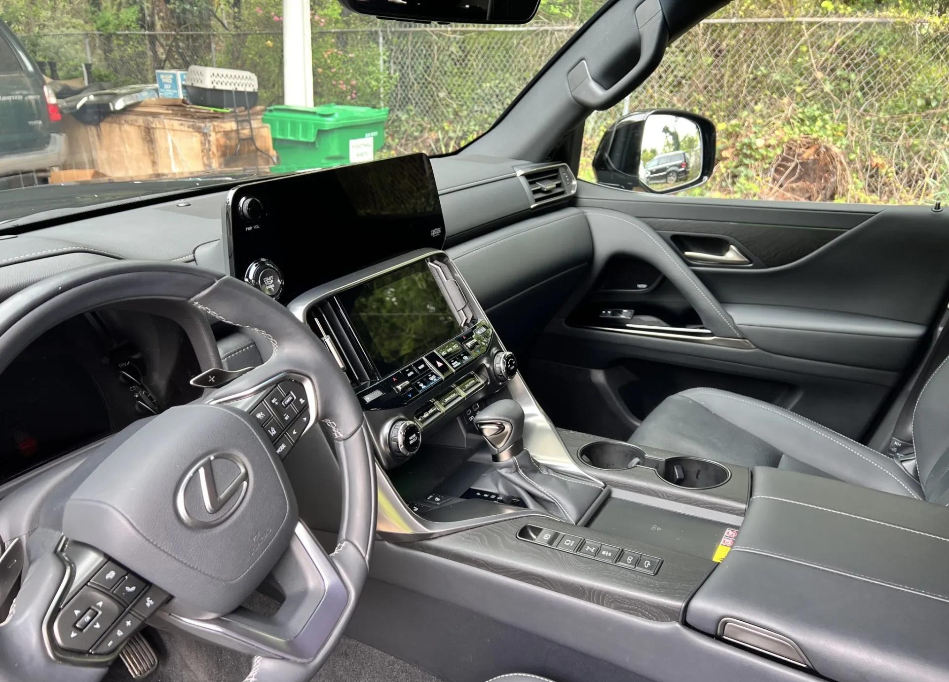 2024 Lexus LX600
