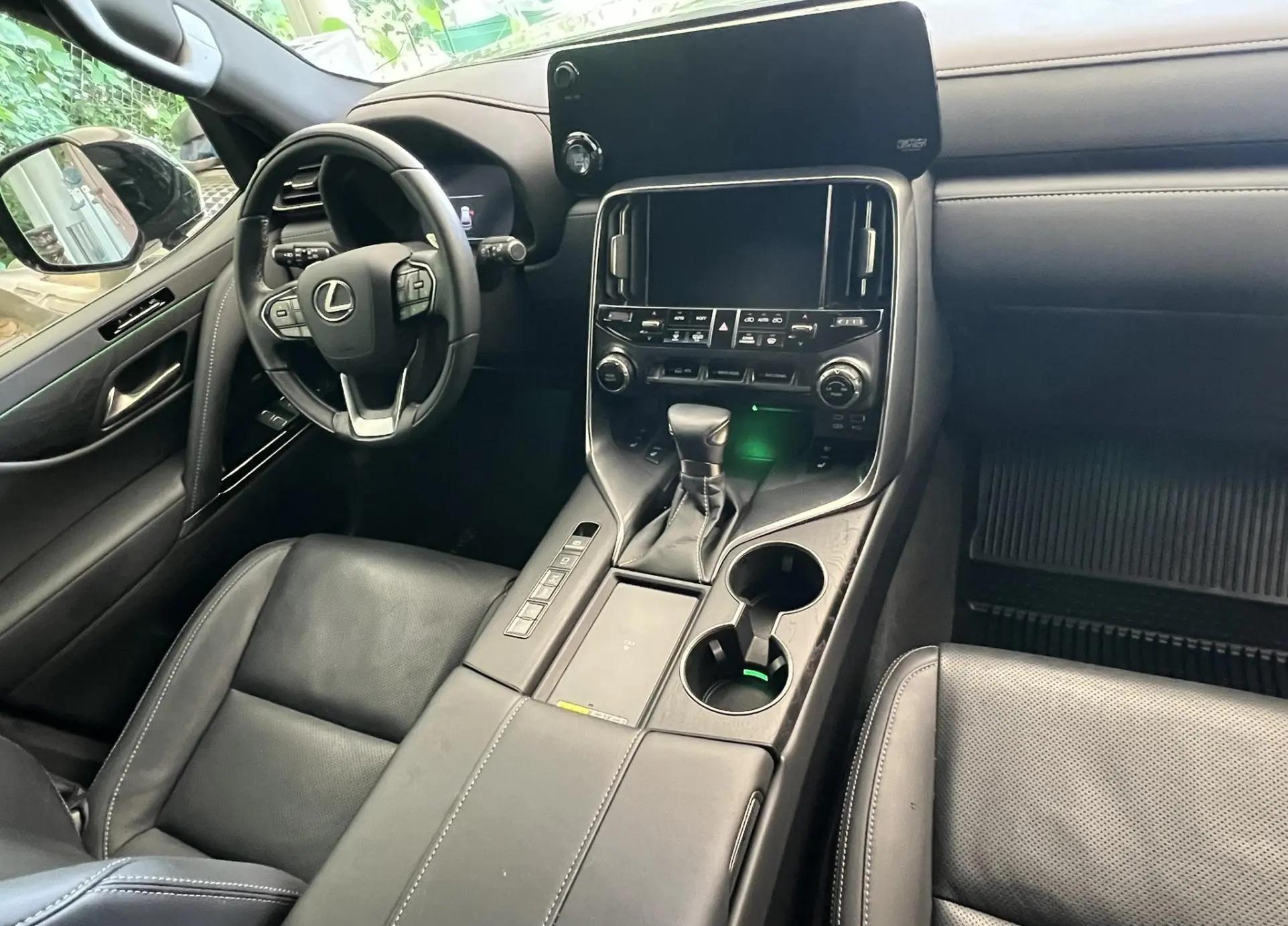 2024 Lexus LX600