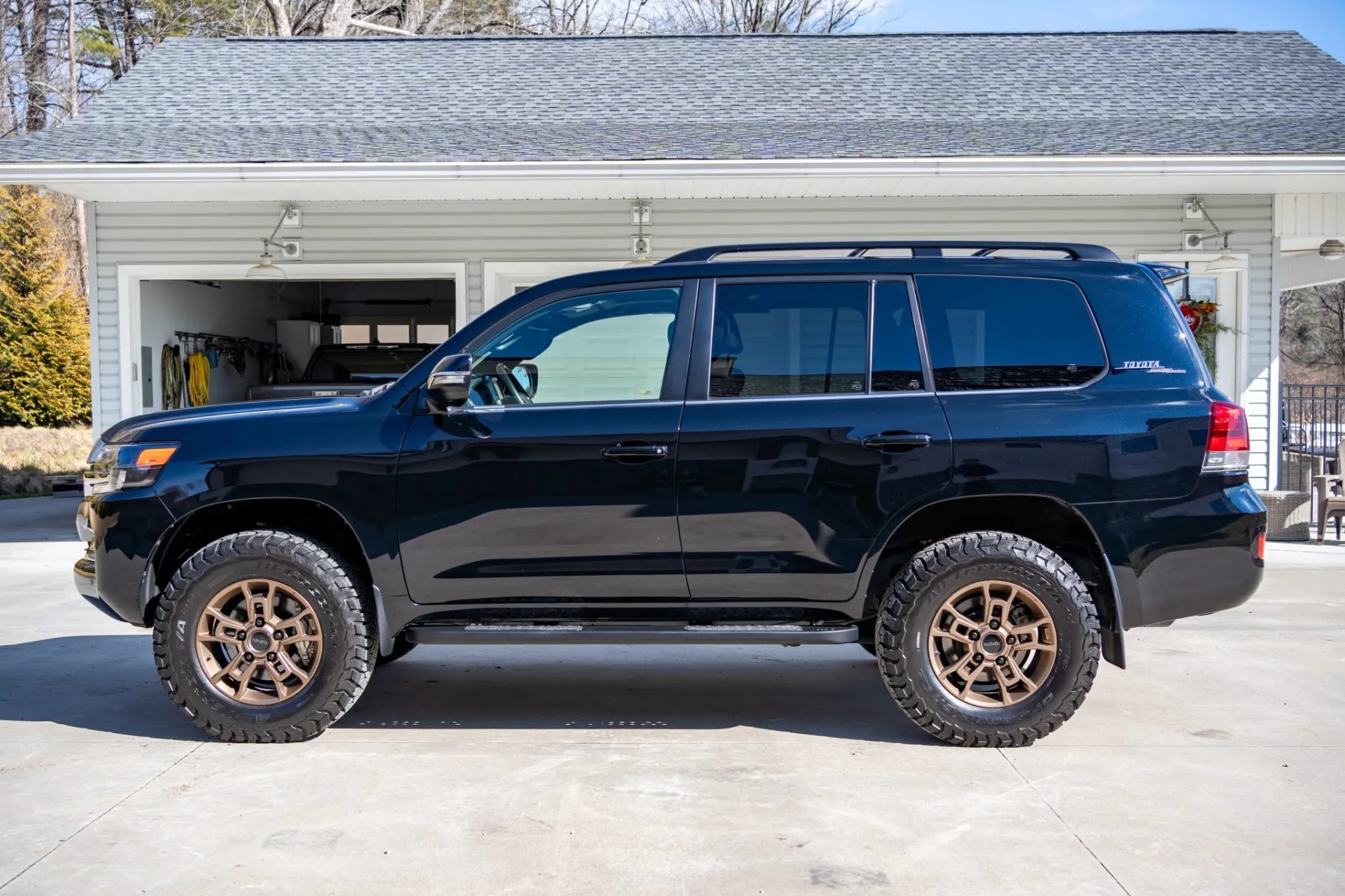 2020 Toyota Land Cruiser Heritage Edition