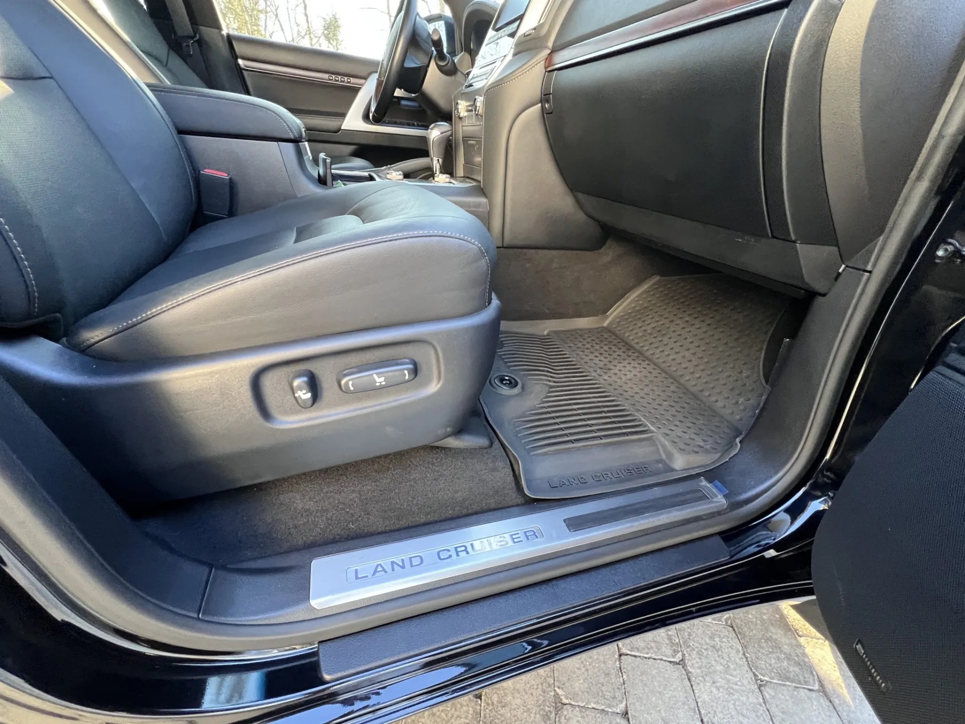 2021 Toyota Land Cruiser Heritage Edition