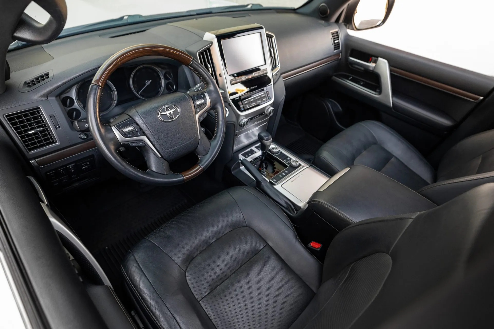 2021 Toyota Land Cruiser Heritage Edition