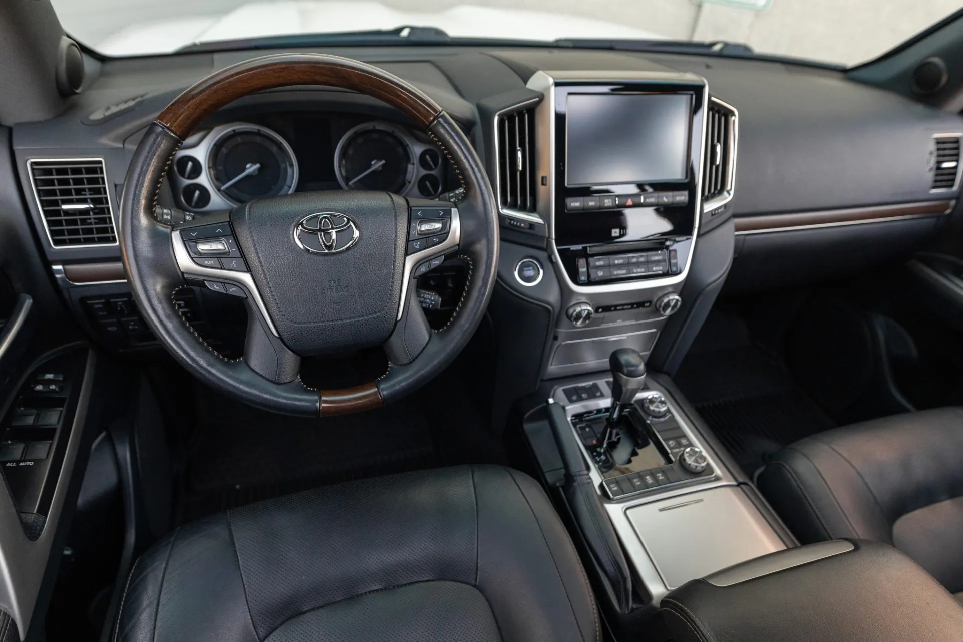 2021 Toyota Land Cruiser Heritage Edition