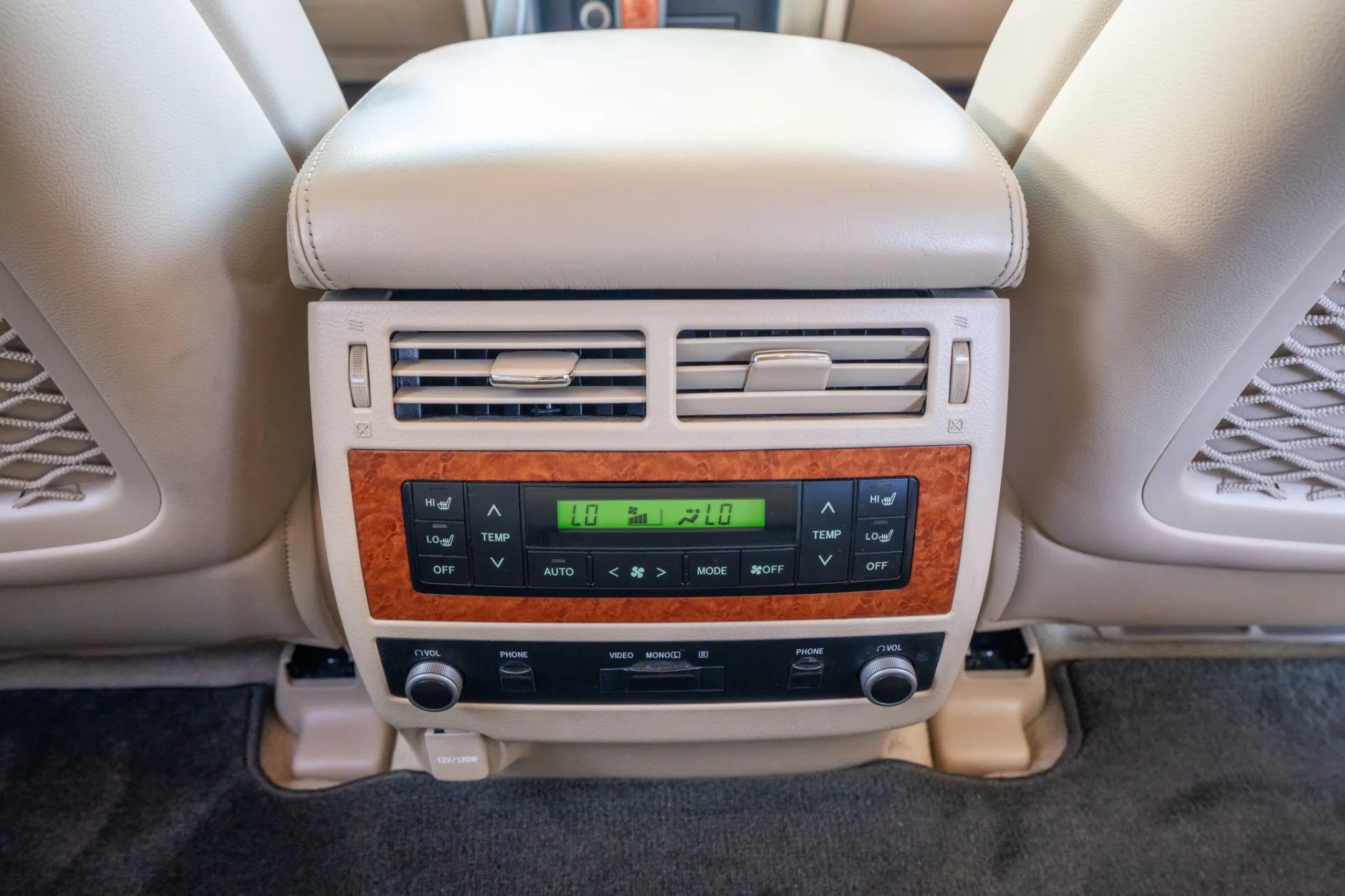 2014 Toyota Land Cruiser