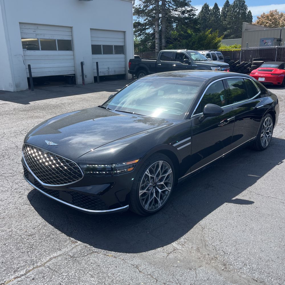 2025 Genesis G90 3.5T e-Supercharger