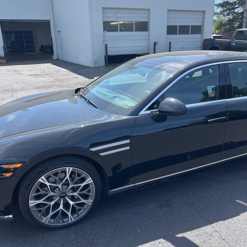 2025 Genesis G90 3.5T e-Supercharger