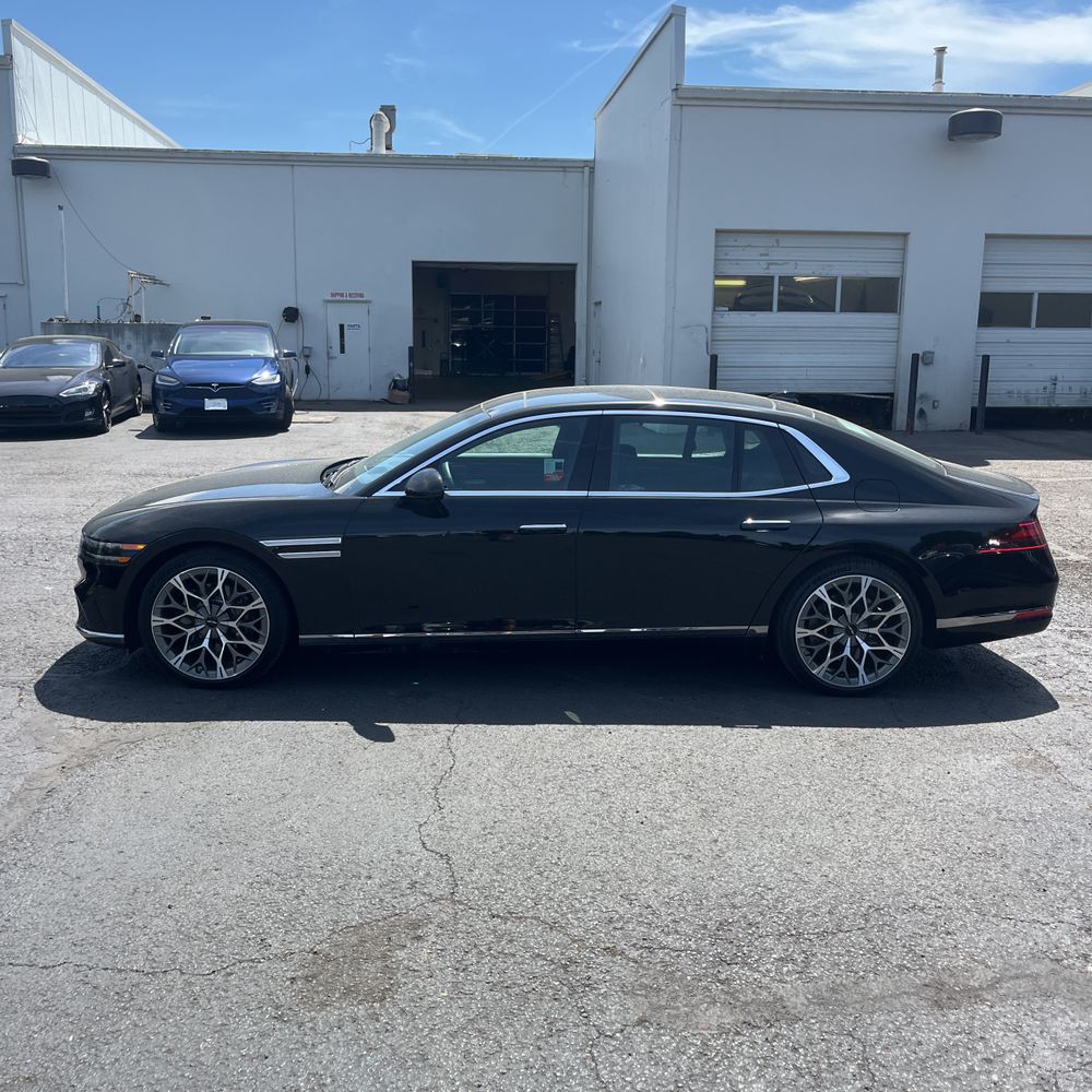 2025 Genesis G90 3.5T e-Supercharger