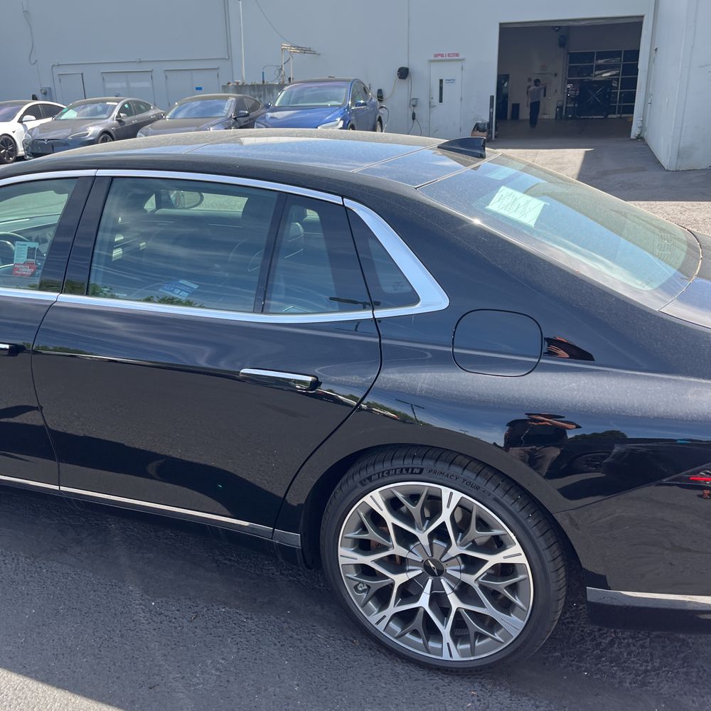 2025 Genesis G90 3.5T e-Supercharger