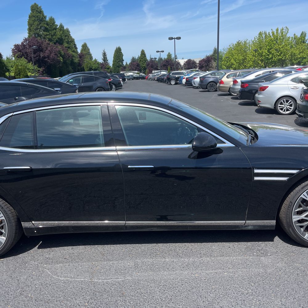 2025 Genesis G90 3.5T e-Supercharger