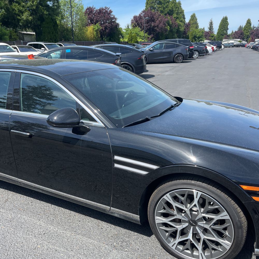 2025 Genesis G90 3.5T e-Supercharger