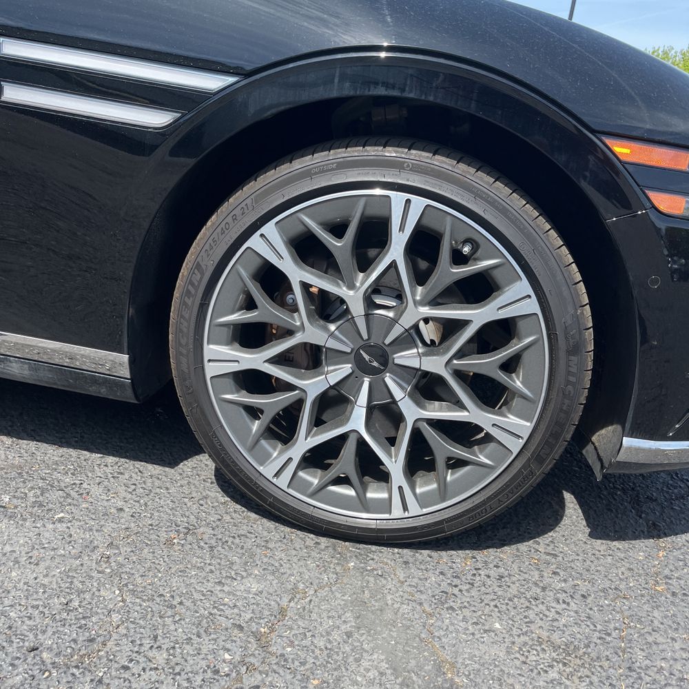 2025 Genesis G90 3.5T e-Supercharger
