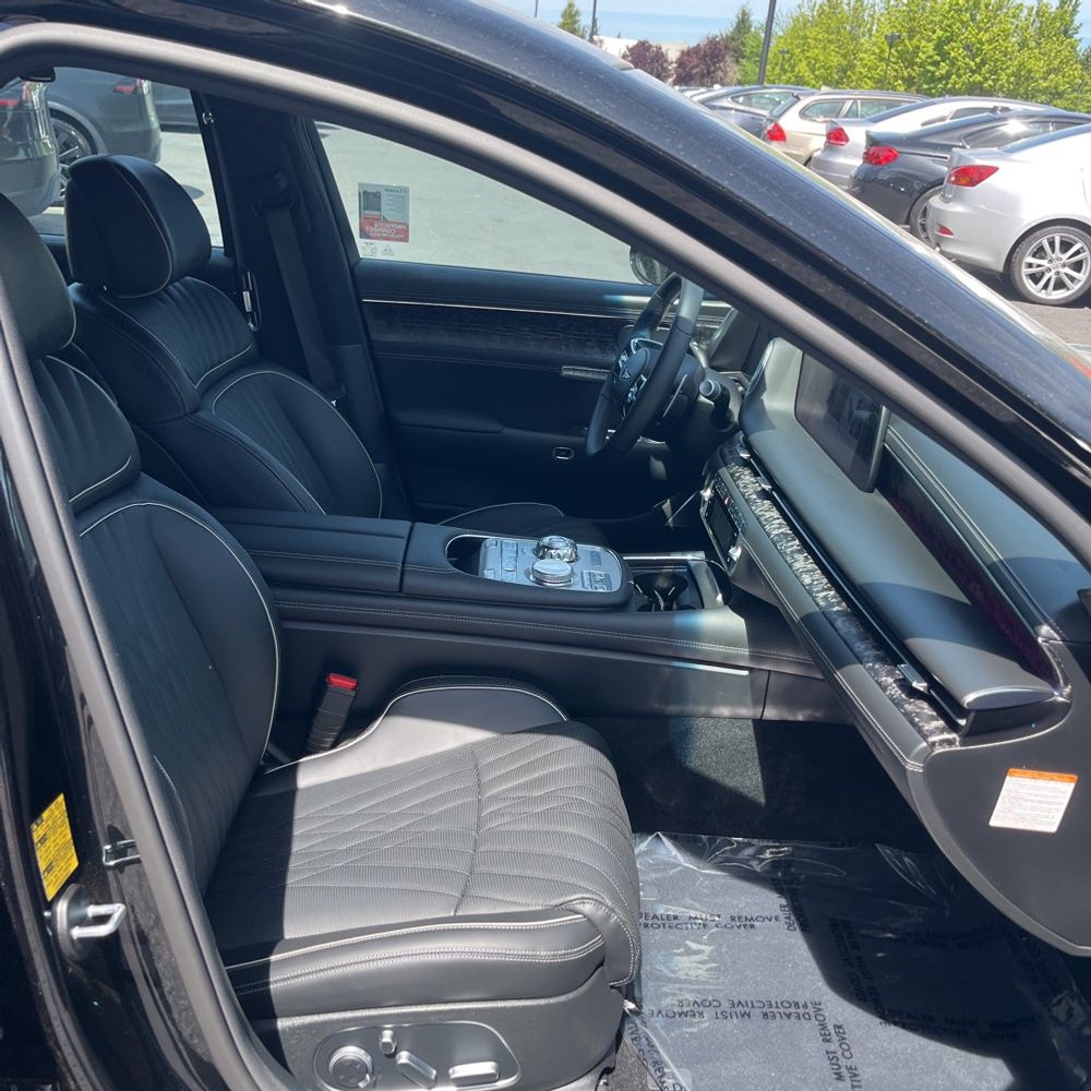 2025 Genesis G90 3.5T e-Supercharger