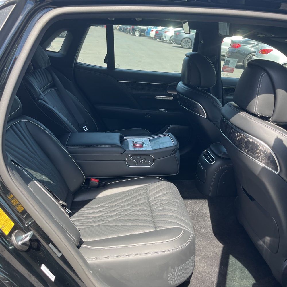 2025 Genesis G90 3.5T e-Supercharger