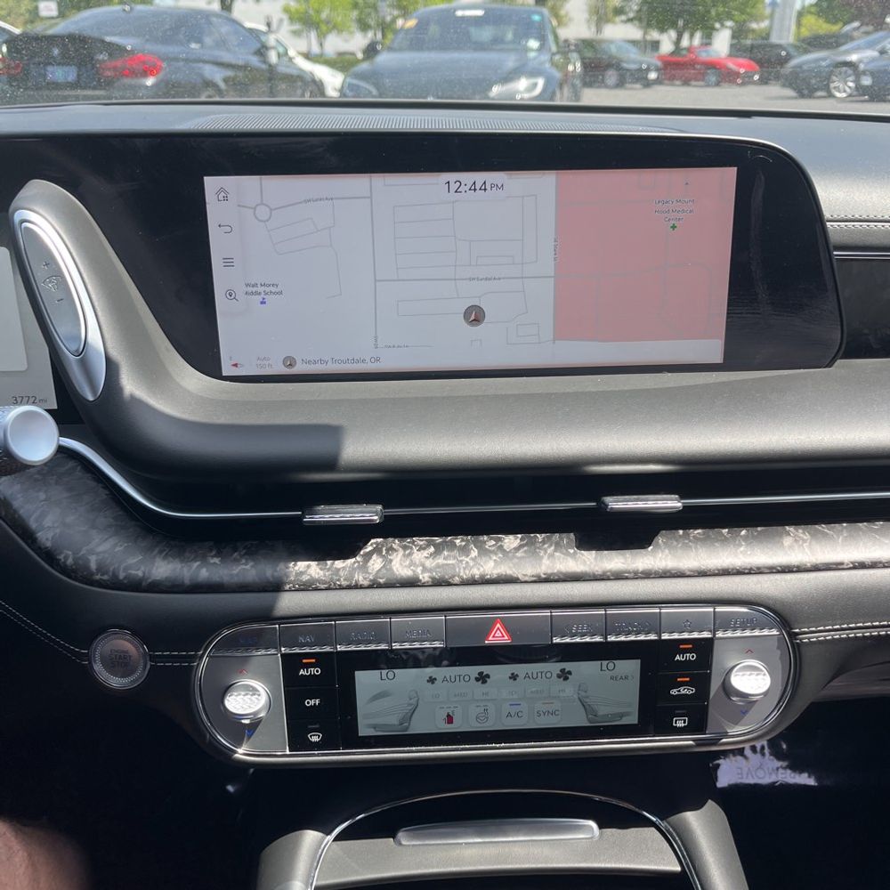 2025 Genesis G90 3.5T e-Supercharger