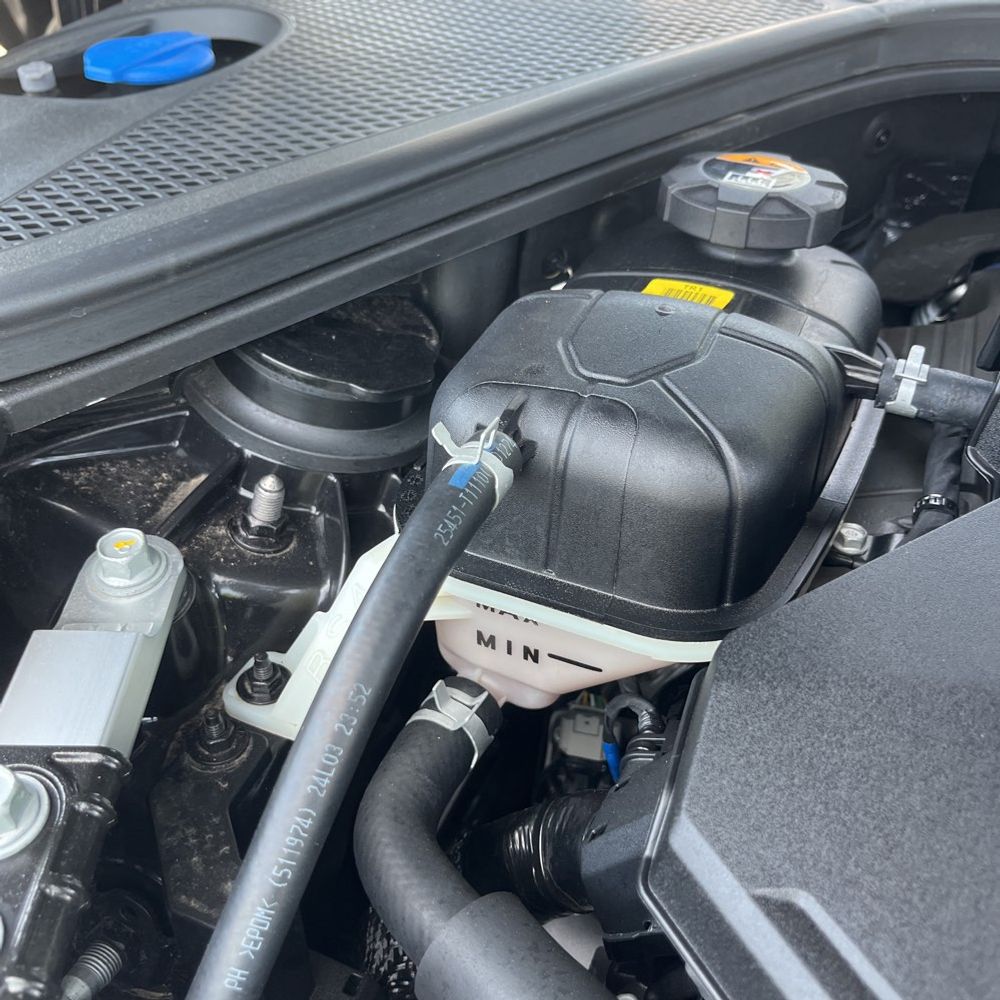 2025 Genesis G90 3.5T e-Supercharger