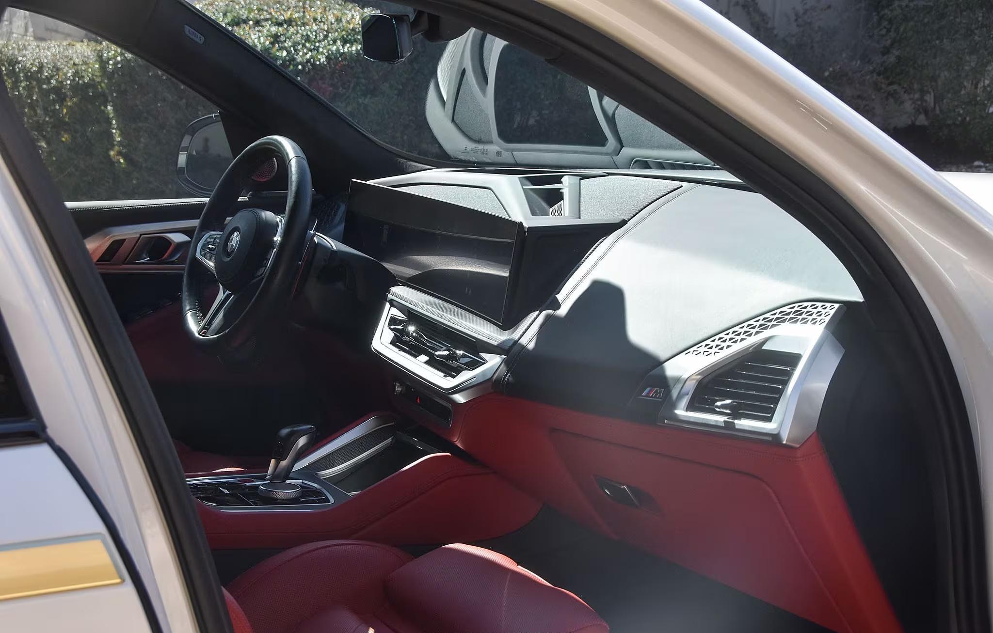 2024 BMW XM