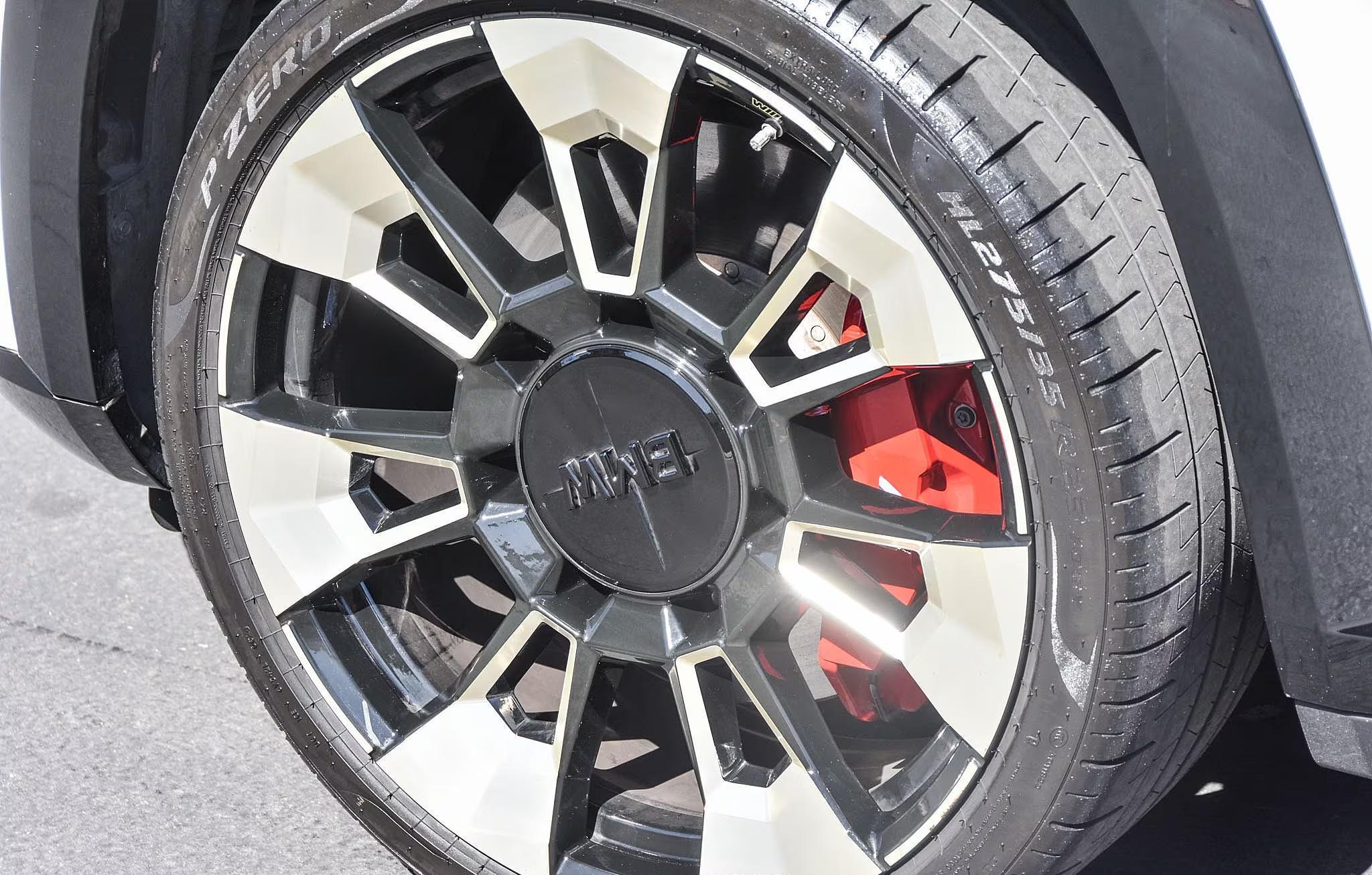 2024 BMW XM