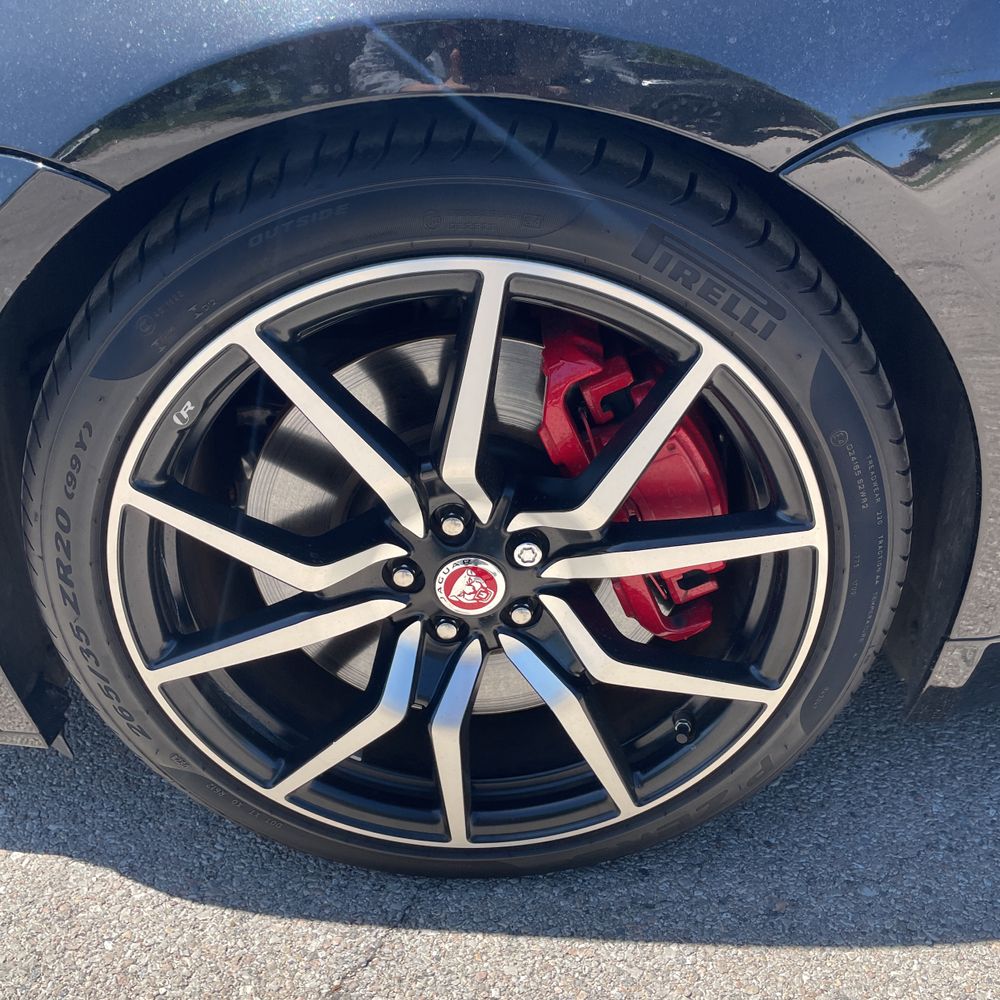 2023 Jaguar F-TYPE R