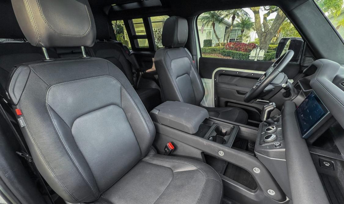 2023 Land Rover Defender 90 Trophy Edition