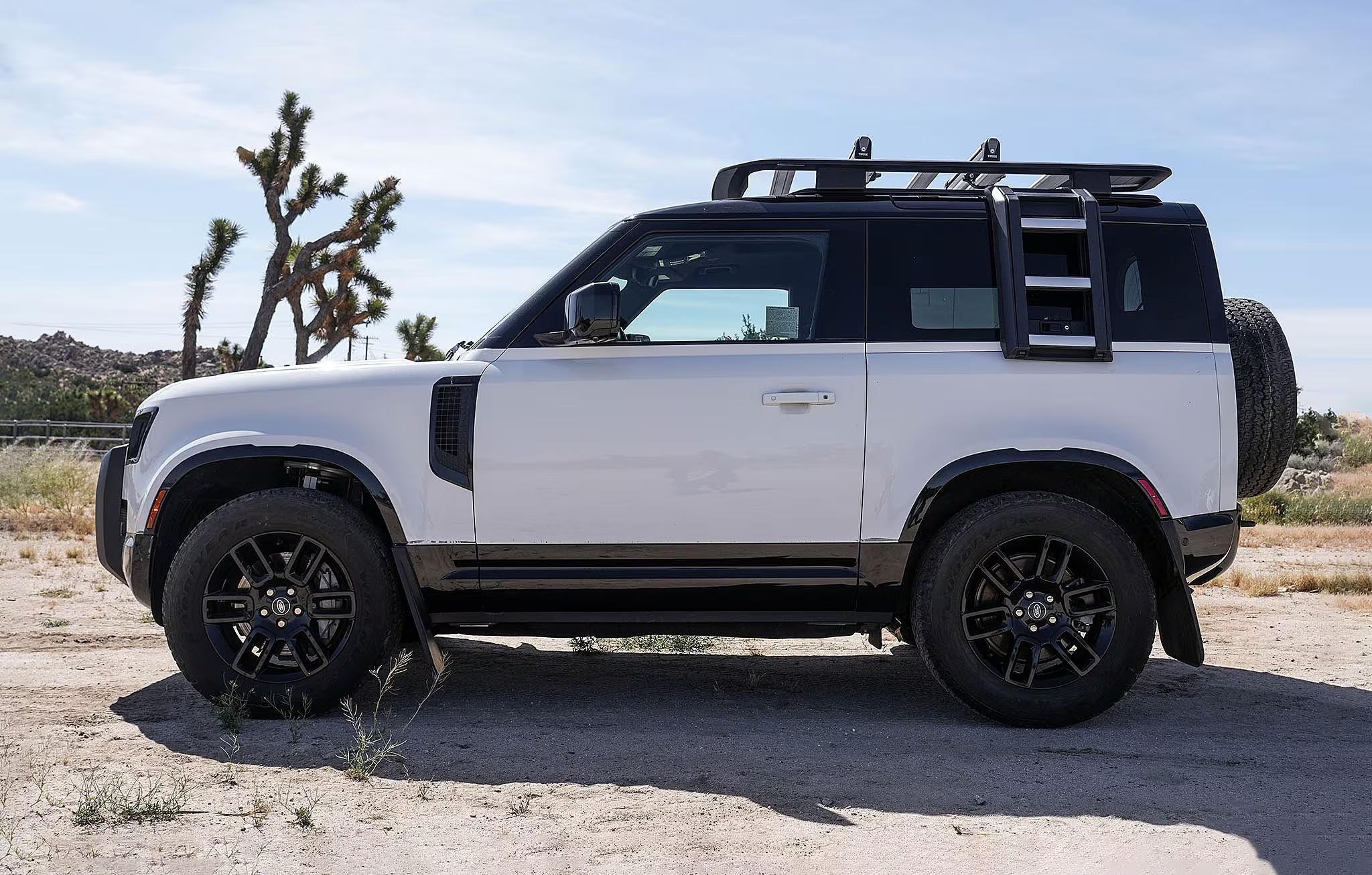 2023 Land Rover Defender 90 X-Dynamic SE Trophy Edition