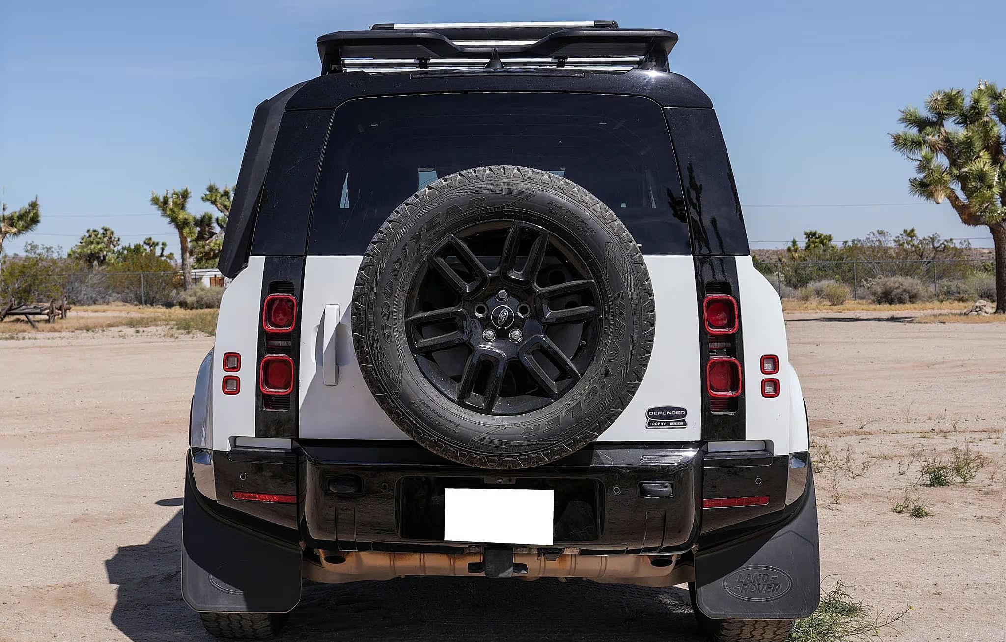 2023 Land Rover Defender 90 X-Dynamic SE Trophy Edition