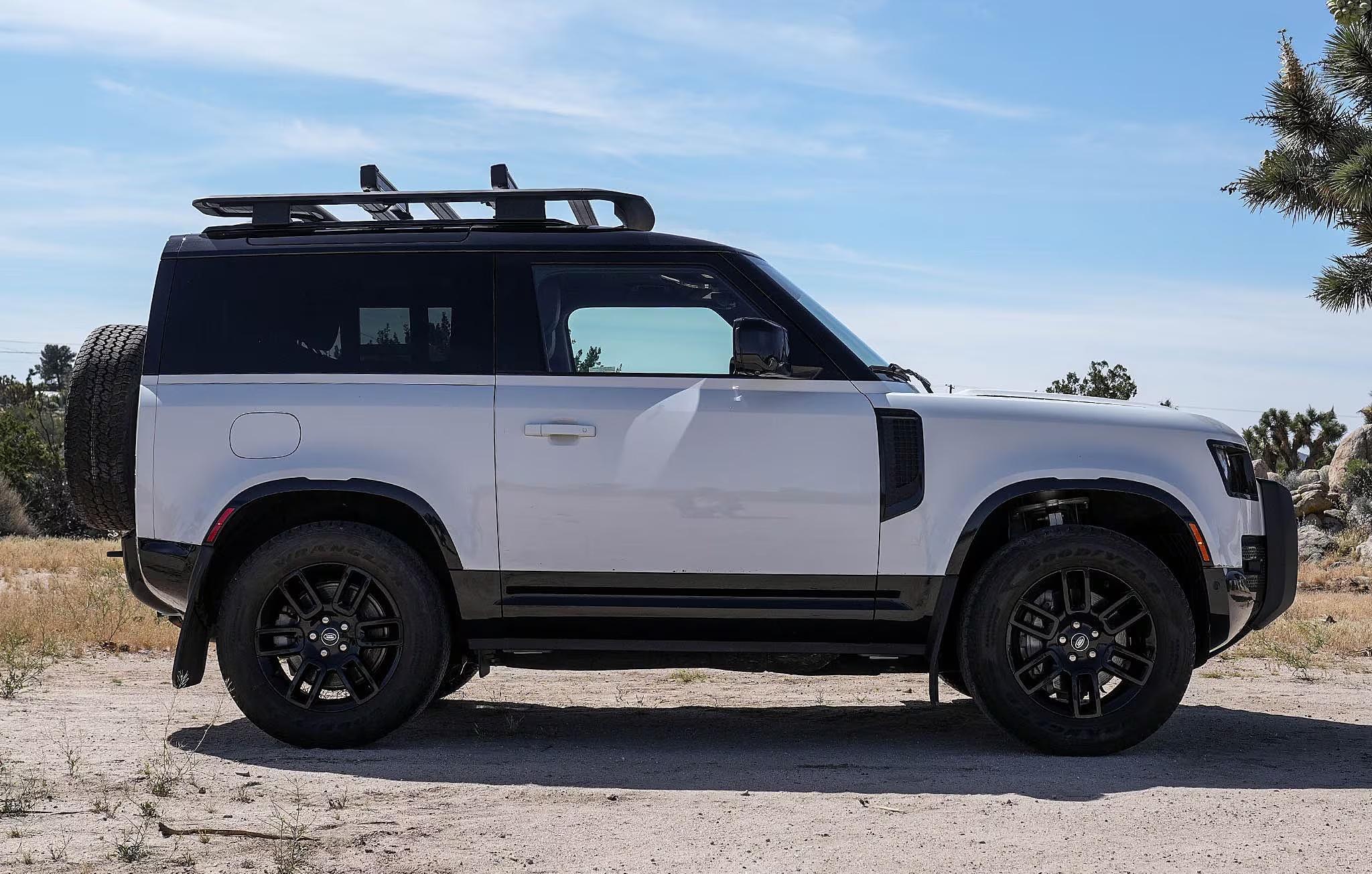 2023 Land Rover Defender 90 X-Dynamic SE Trophy Edition