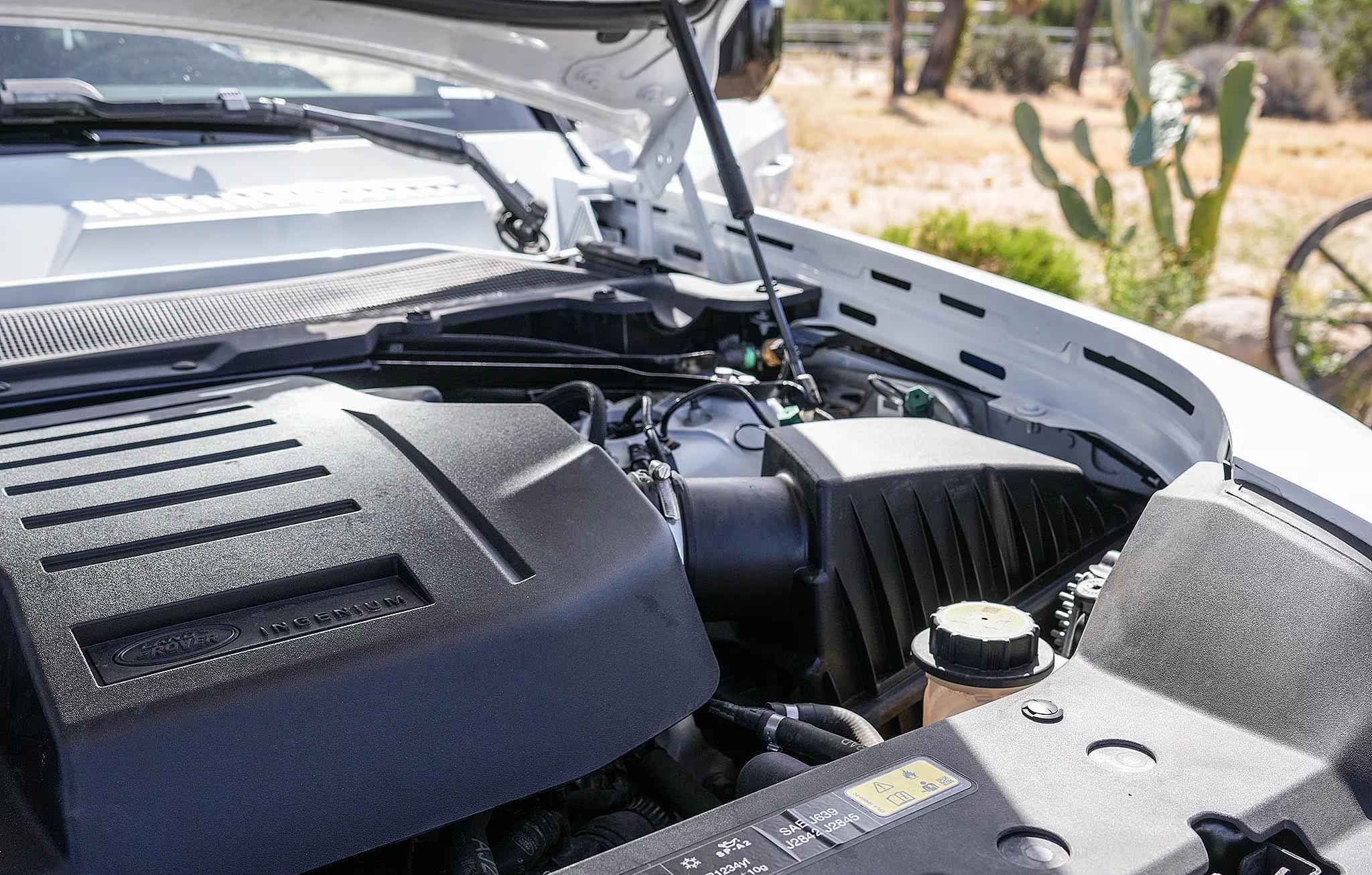 2023 Land Rover Defender 90 X-Dynamic SE Trophy Edition