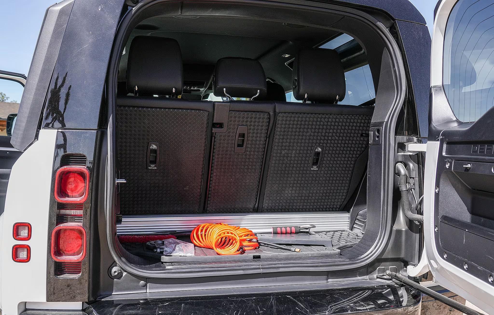 2023 Land Rover Defender 90 X-Dynamic SE Trophy Edition
