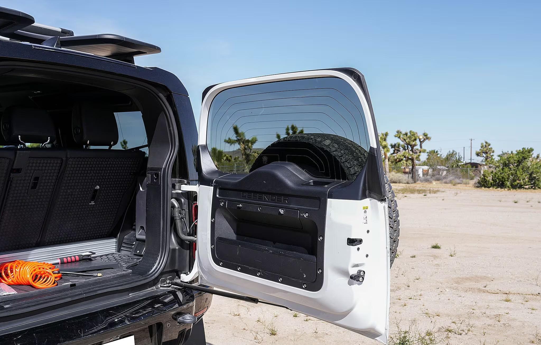 2023 Land Rover Defender 90 X-Dynamic SE Trophy Edition