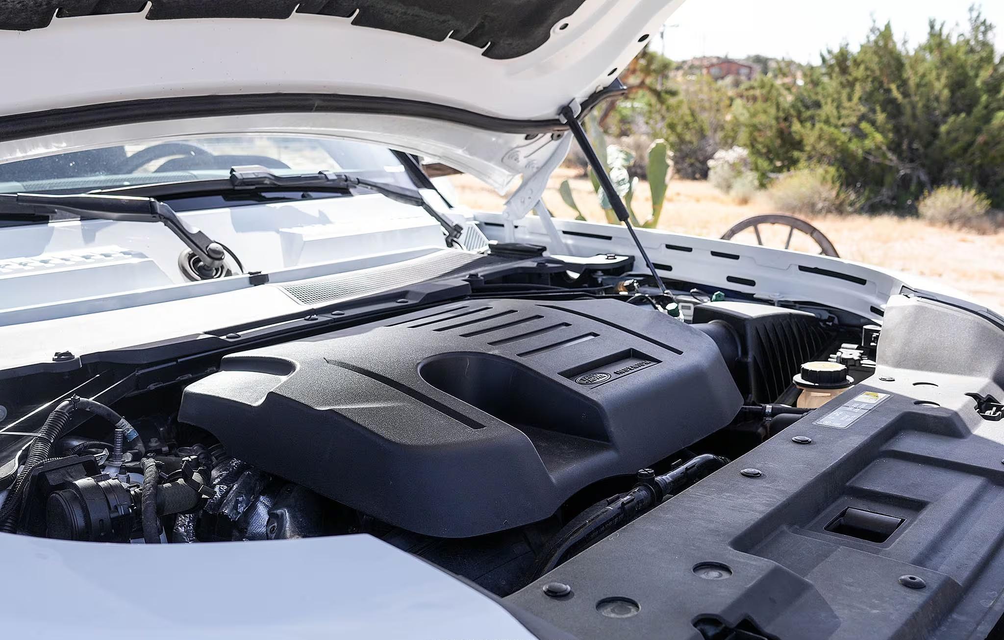 2023 Land Rover Defender 90 X-Dynamic SE Trophy Edition