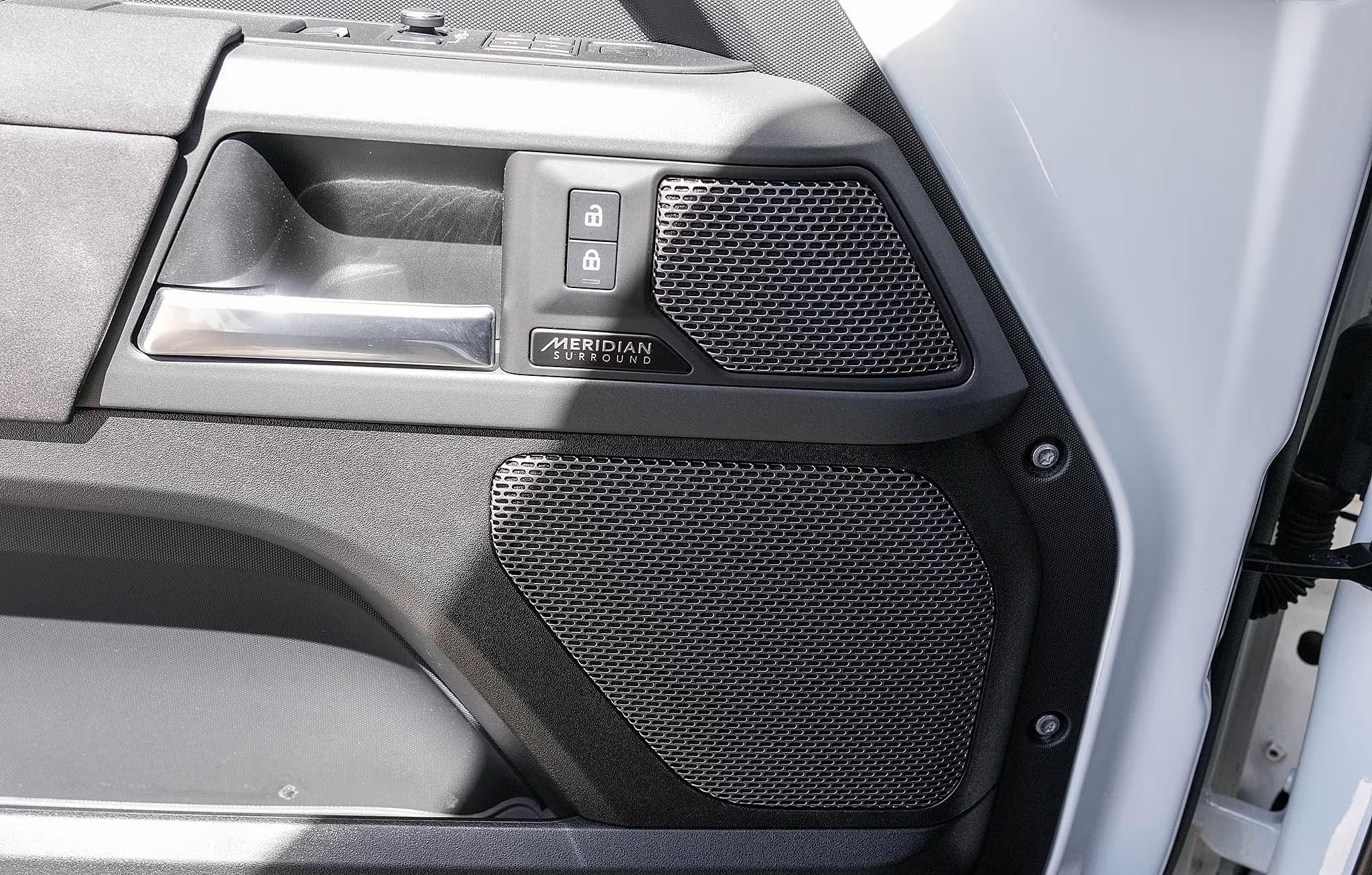 2023 Land Rover Defender 90 X-Dynamic SE Trophy Edition