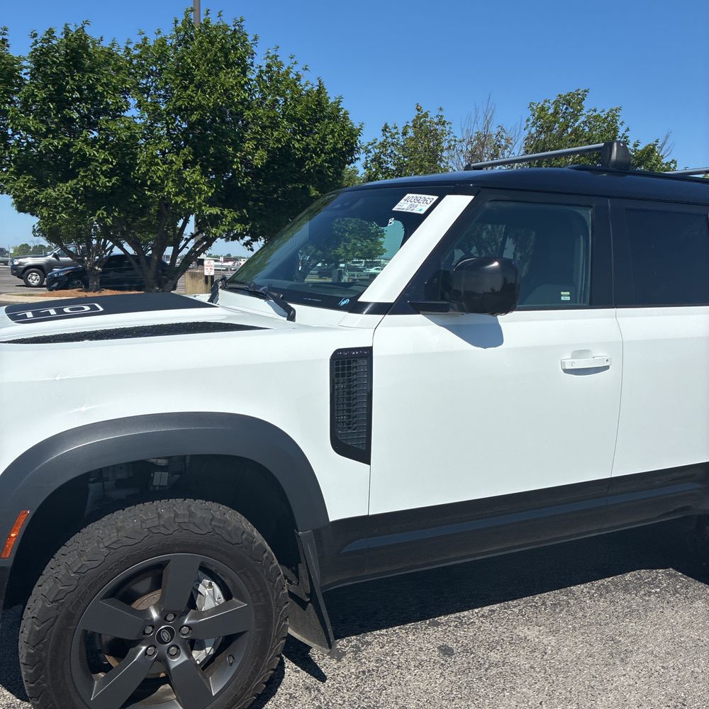 2023 Land Rover Defender 110 X-Dynamic SE