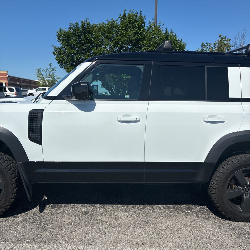 2023 Land Rover Defender 110 X-Dynamic SE