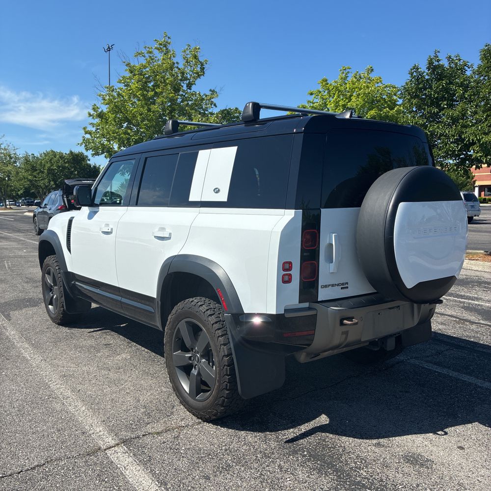 2023 Land Rover Defender 110 X-Dynamic SE