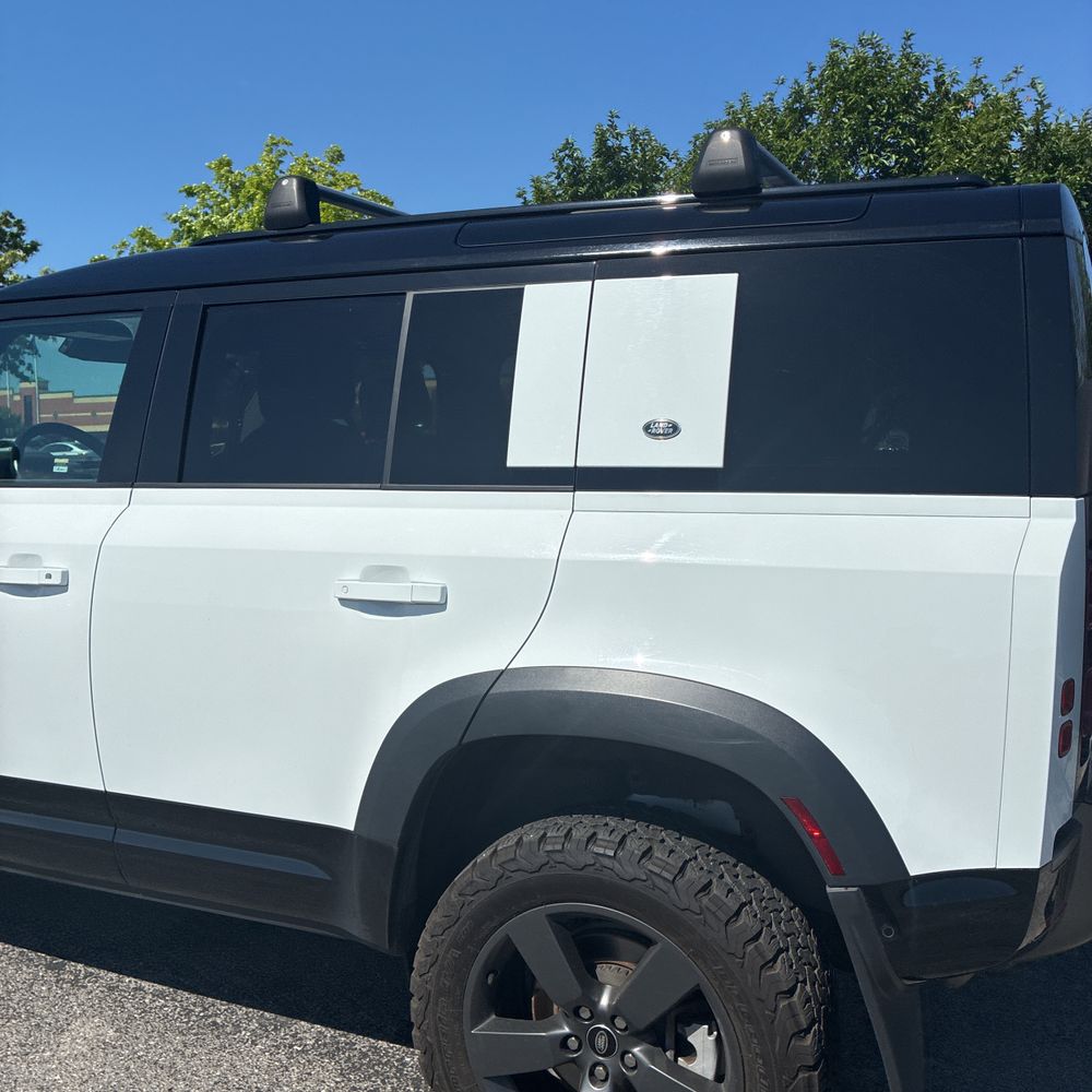 2023 Land Rover Defender 110 X-Dynamic SE