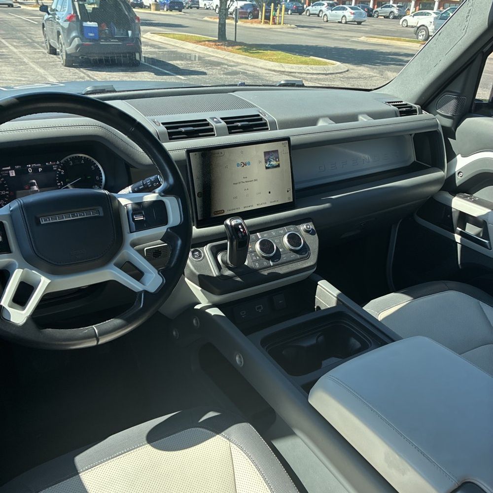 2023 Land Rover Defender 110 X-Dynamic SE